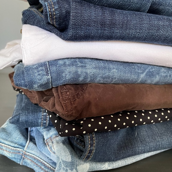 Chicos so slimming 16P ankle pant in super soft luxe brown denim - Picture 4 of 9